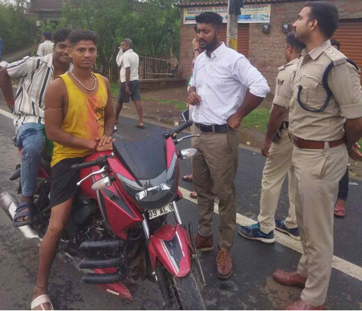बिना हेलमेट वाहन चलाना पड़ा महंगा, जांच अभियान में कटे चालान